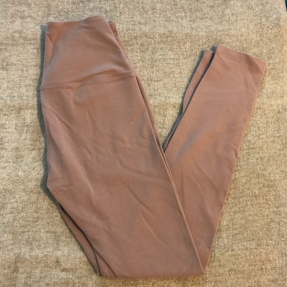 NWOT Nude Pink Beyond Yoga Leggings